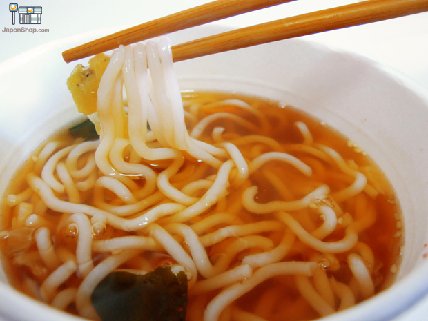 Combini Lovers: Udon frescos coreanos con Kimchi, Jumbo Cup